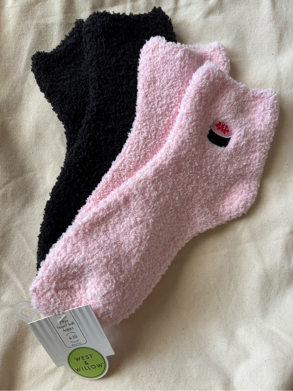 West & Willow Womens 2 Pairs Super Soft Fuzzy Socks Pink Sushi & Black Size 4-10